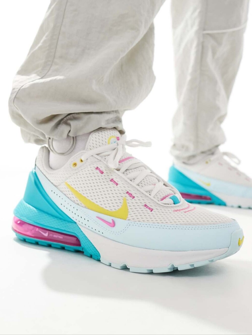 Air Max Pulse SE "London Music Scene"(Style Code: HF4890-094) Size 14 Mens